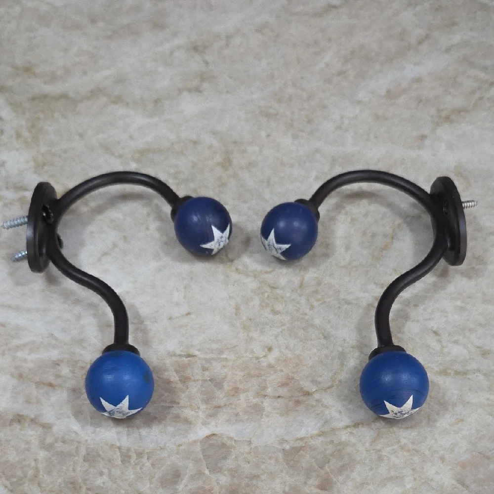 Pottery Barn Kids Distressed Star Hooks